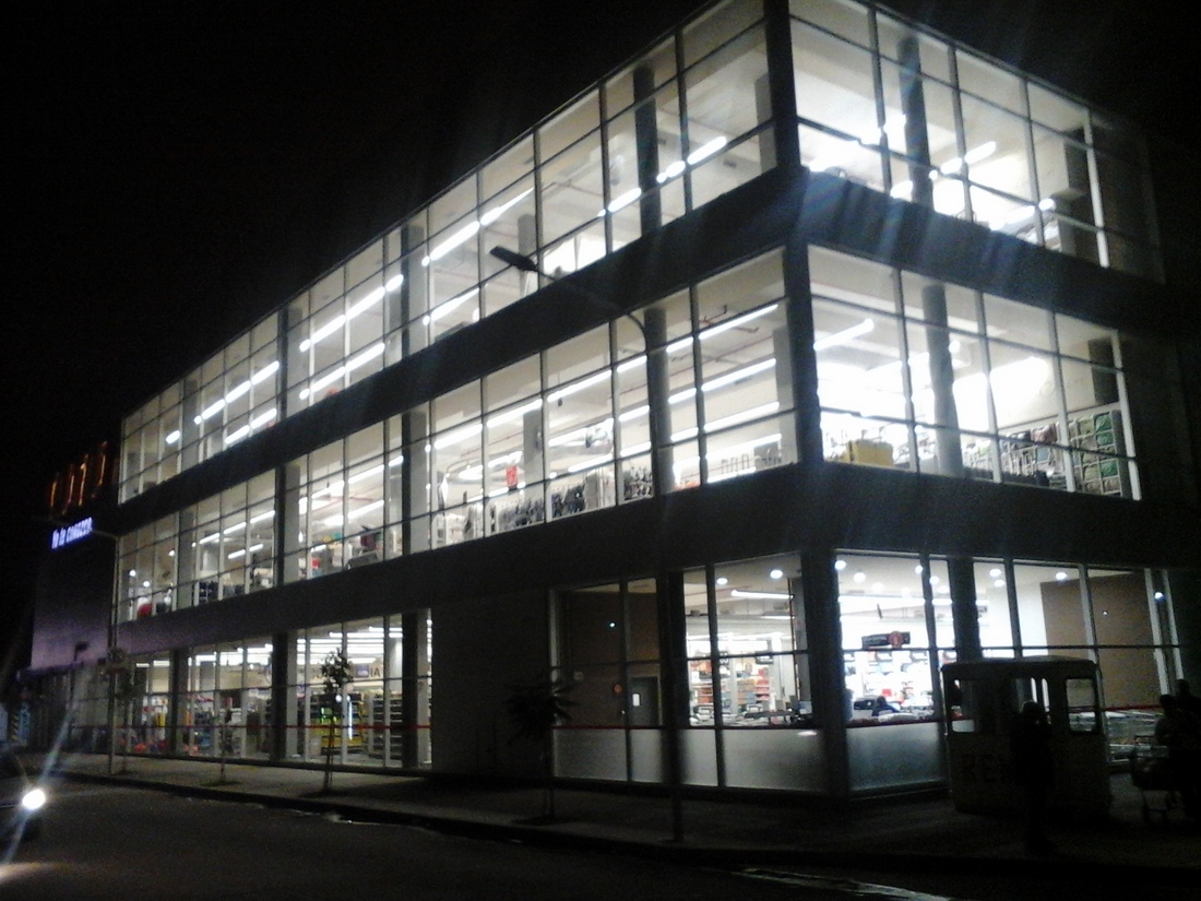 SUPERMERCADO COTO PARQUE CENTRAL MORON